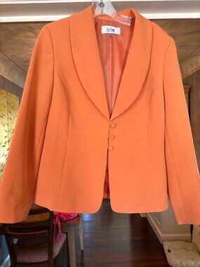 NWOT Le Suit Orange Button Front Peplum Tailored Blazer. Size 10